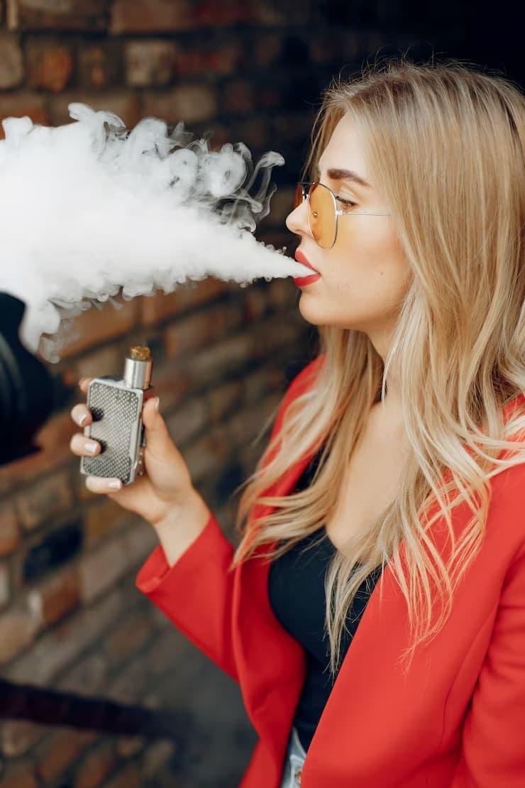 Liquidy experts explain what are e cigarette components, flavors, and health facts every vaper should know