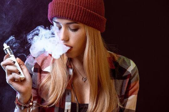 truc tiep bong đá live streaming tips for fans and practical warnings about the risk of e cigarettes at matches